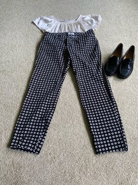 Women's Black Floral Print Straight Leg Ankle Pant